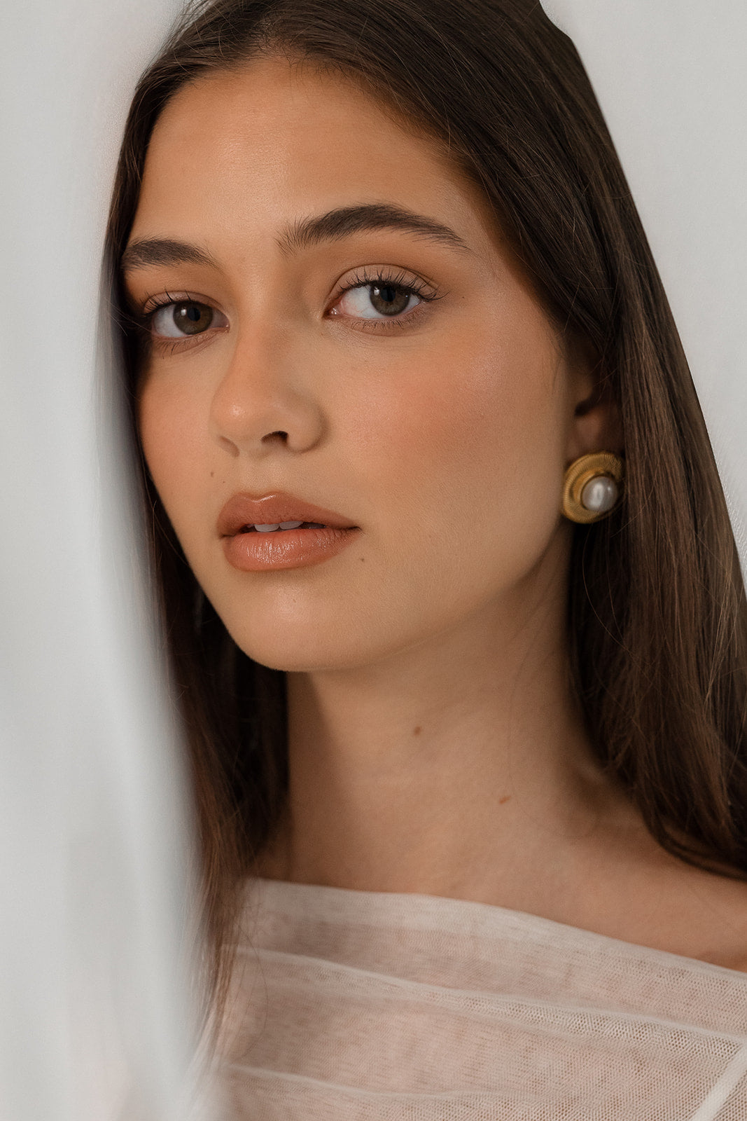 Clio Pearl Stud Earrings