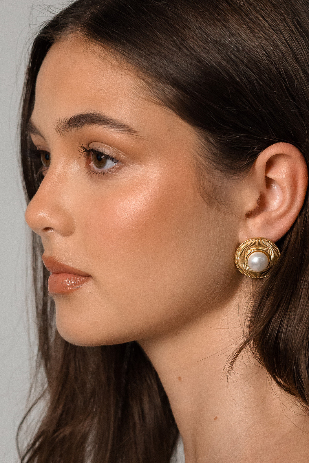 Clio Pearl Stud Earrings