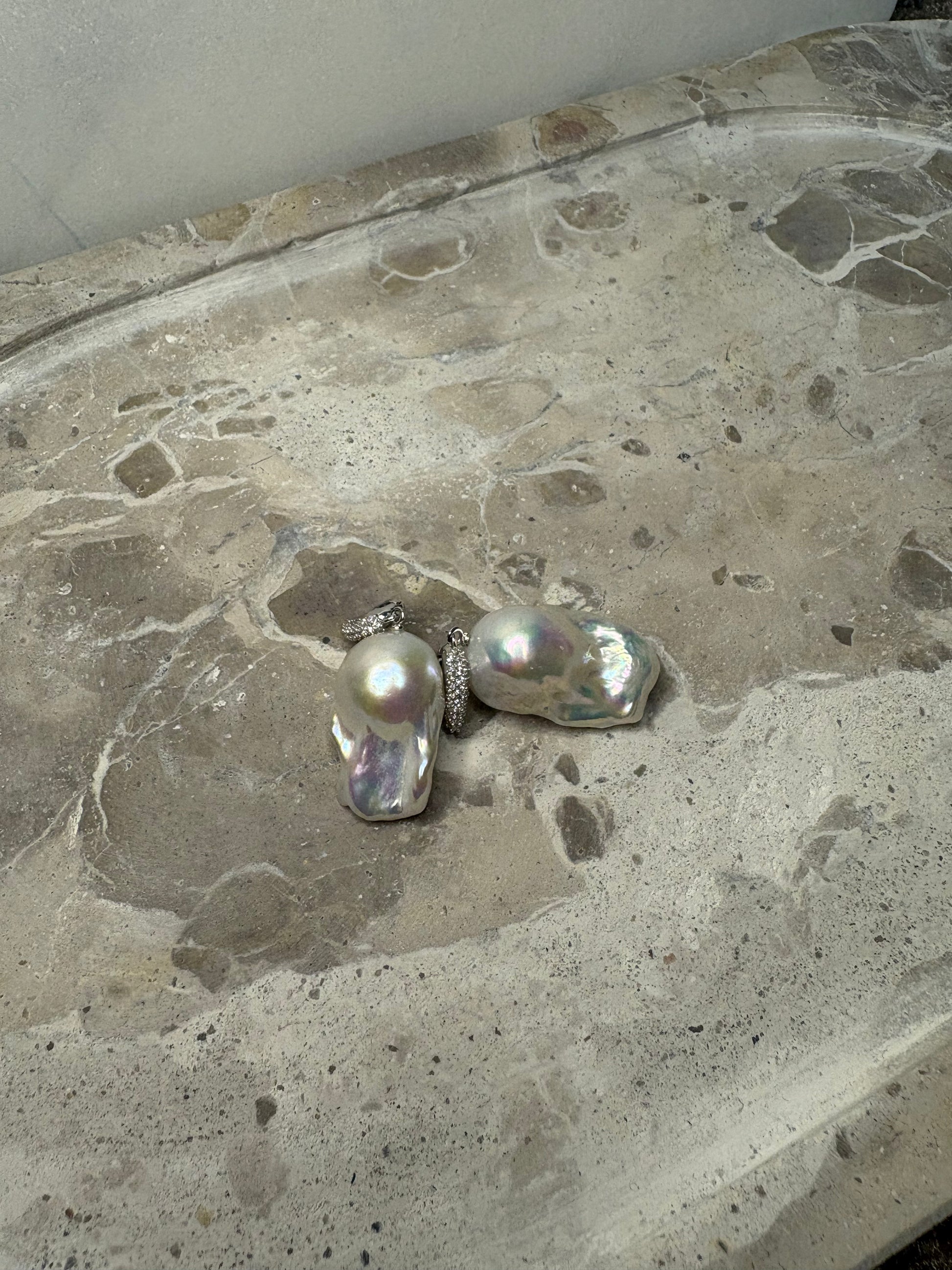 Levé Pearl Pendant Silver