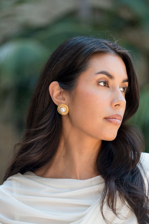 Clio Pearl Stud Earrings